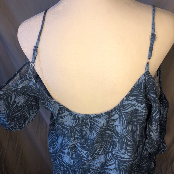 Off the shoulder top! So cute! - Picture 3 of 4